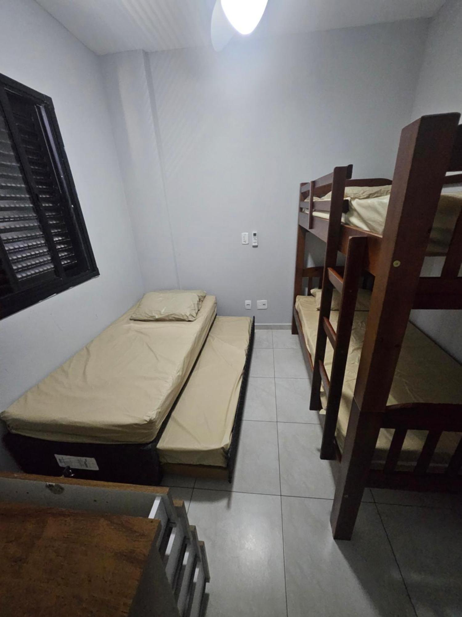 Apartment Capitania Varam: Beachfront With Pool And Bbq Guaruja