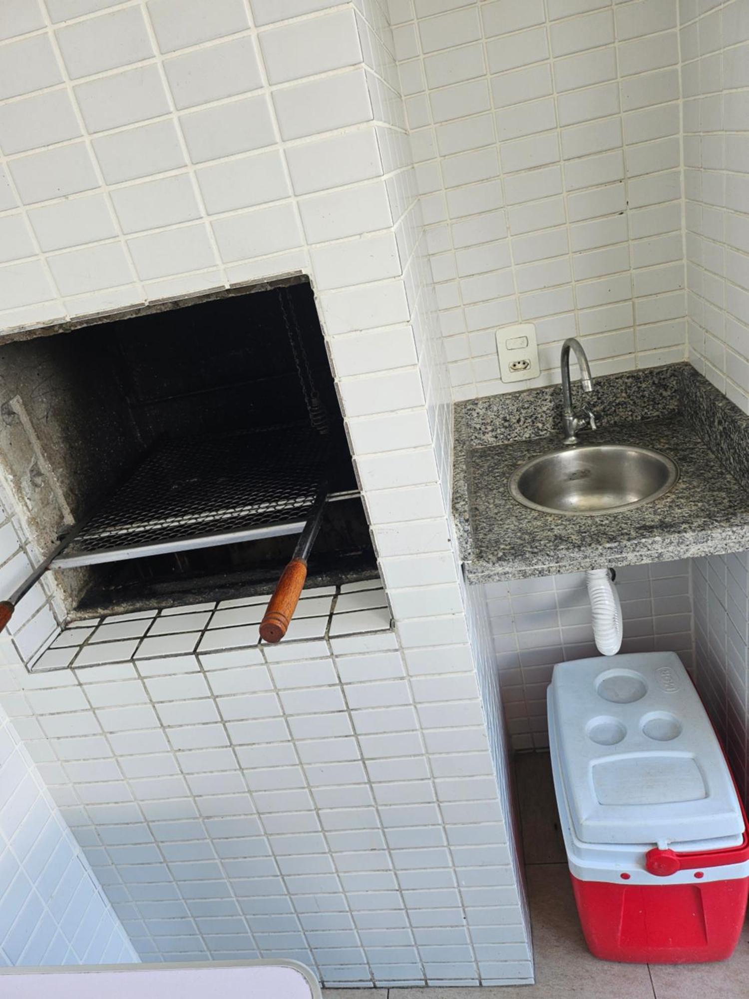 Capitania Varam: Beachfront With Pool And Bbq Guaruja